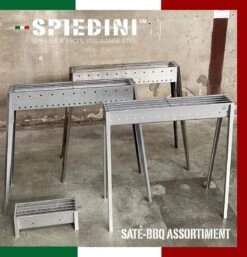 Spiedini Saté-bbq Bali 40 Mini - Kleine, Smalle Houtskoolbarbecue Met Horizontaal Rooster Voor Sate Of Andere Spiesjes - 40 Cm Lang, 11 Cm Breed, 14 Cm Hoog - Ideaal Voor Tuin- Of Open Haard, Of Balkon - Materiaal: Gealuminiseerd Ijzer -Optimaal Barbecue Winkel 1153x1200