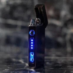 Merkloos Cuberna Elektrische Plasma USB Aansteker Met Batterij Indicator Ice Black - Wind En Storm Bestendig - Geschikt Voor Kaarsen, Vuurwerk, Sigaretten En BBQ 8 Merkloos Cuberna Elektrische Plasma USB Aansteker Met Batterij Indicator Ice Black - Wind En Storm Bestendig - Geschikt Voor Kaarsen, Vuurwerk, Sigaretten En BBQ -Optimaal Barbecue Winkel 1200x1200 312