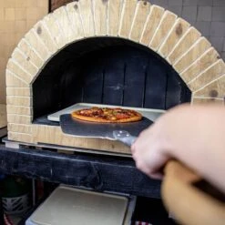 Boska Pizzaschep Barbecue - Kort Handvat - Stabiel - Aluminium - Eikenhout - BBQ Accessoires 36 Boska Pizzaschep Barbecue - Kort Handvat - Stabiel - Aluminium - Eikenhout - BBQ Accessoires -Optimaal Barbecue Winkel 1200x1200 376