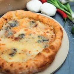 Boska Pizzasteen Deluxe - Voor Oven & BBQ - Knapperige Pizza's - Ø 29.5 Cm - BBQ Accessoires 34 Boska Pizzasteen Deluxe - Voor Oven & BBQ - Knapperige Pizza's - Ø 29.5 Cm - BBQ Accessoires -Optimaal Barbecue Winkel 1200x1200 772