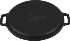 Valhal Outdoor Skillet / Plancha / Koekenpan - Gietijzer - Diameter 35cm, Twee Handvatten, VH35F -Optimaal Barbecue Winkel 1200x698