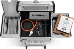 Burnhard Gas BBQ FRED JR. Deluxe - 2 Branders - Incl. Keramische Infraroodbrander & Afdekhoes - Deluxe -Optimaal Barbecue Winkel 1200x797 2