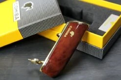 Cohiba® Sigarenaansteker - Sigarenboor - Sigaren - Sigaar - Cohiba Aansteker - Sigarenboor - Sigaren Accessoires - Sigarenknipper - Sigaar Aansteker - Cohiba - Incl. Luxe Geschenkdoos - Rood -Optimaal Barbecue Winkel 1200x800 49