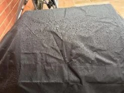 COVER UP HOC RED Label BBQ Hoes 145x61x117 Cm Waterdichte Barbecue Hoes / Afdekhoes Bbq / Met Trekkoord, Bbq Hoes, Bbq Hoes Waterdicht, Bbq Beschermhoes Zwart -Optimaal Barbecue Winkel 1200x902 5