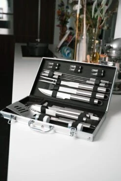 Sens Design BBQ Accesoires - 18 Delig - BBQ Gereedschapset Koffer -Optimaal Barbecue Winkel 800x1200 14