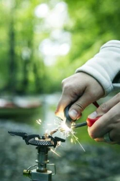 Light My Fire FireSteel Scout Bio Blauw + Noodfluit Milieuvriendelijke Vuurmaker Magnesium Aansteker -Optimaal Barbecue Winkel 800x1200 8