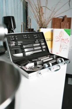 Sens Design BBQ Accesoires - 18 Delig - BBQ Gereedschapset Koffer -Optimaal Barbecue Winkel 801x1200 1