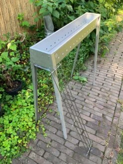 Spiedini Saté-bbq Bali 80 - Saté Houtskoolbarbecue Met Horizontaal Rooster - 80 Cm Lang, 11 Cm Breed - Materiaal: Gealuminiseerd Ijzer -Optimaal Barbecue Winkel 899x1200 1